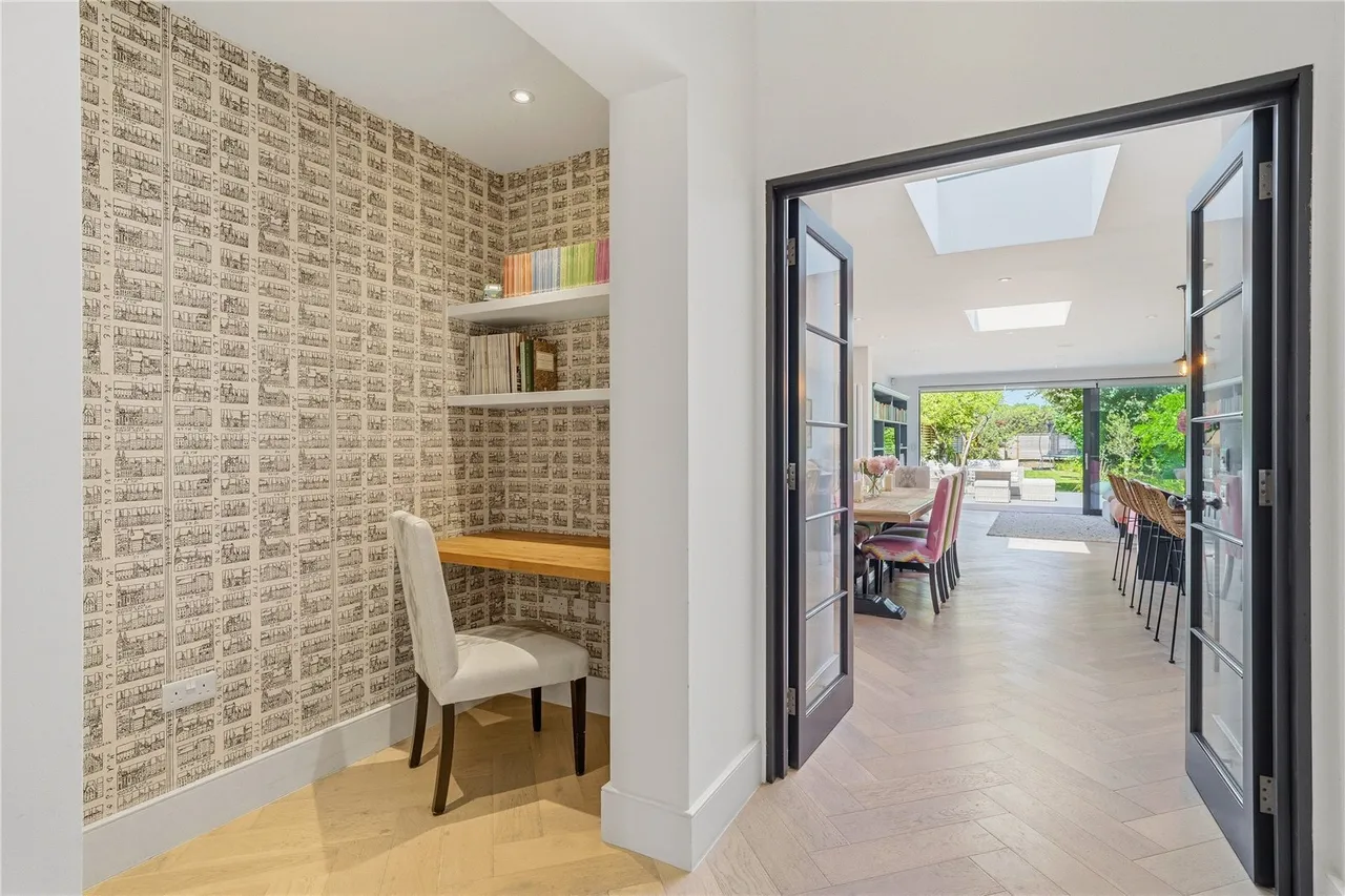 Brodrick Road, London, SW17, photo 18