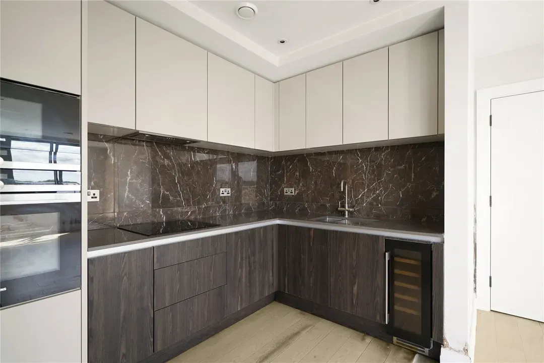 3 bed flat for sale — Espalier Gardens, Kilburn, London, NW6