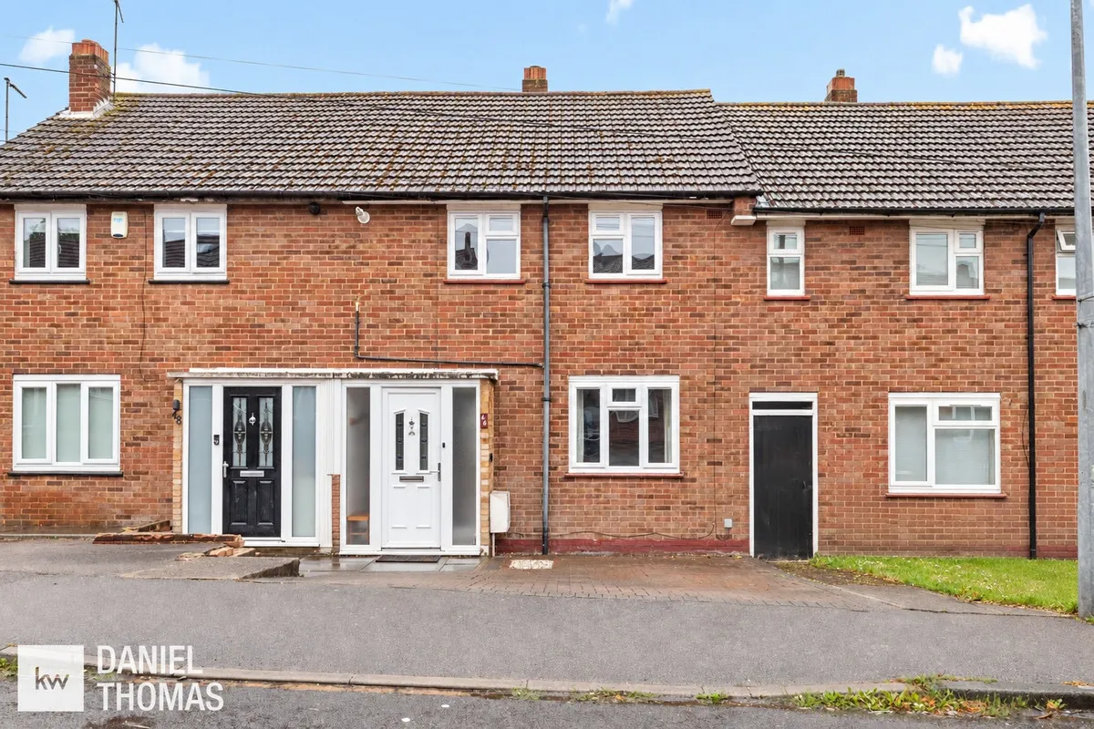 2 bed house for sale, Amesbury, Waltham Abbey, EN9