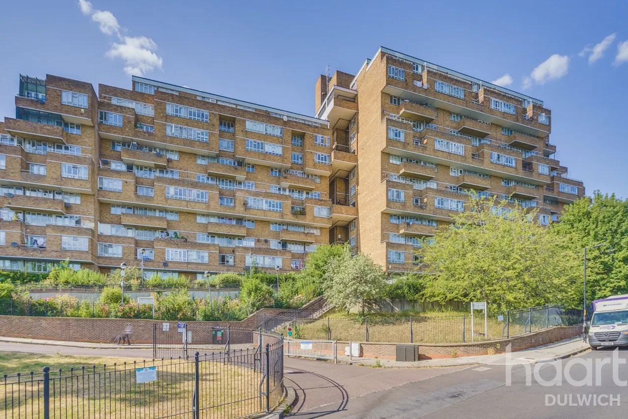 4 bed flat for sale, Overhill Road, London, SE22