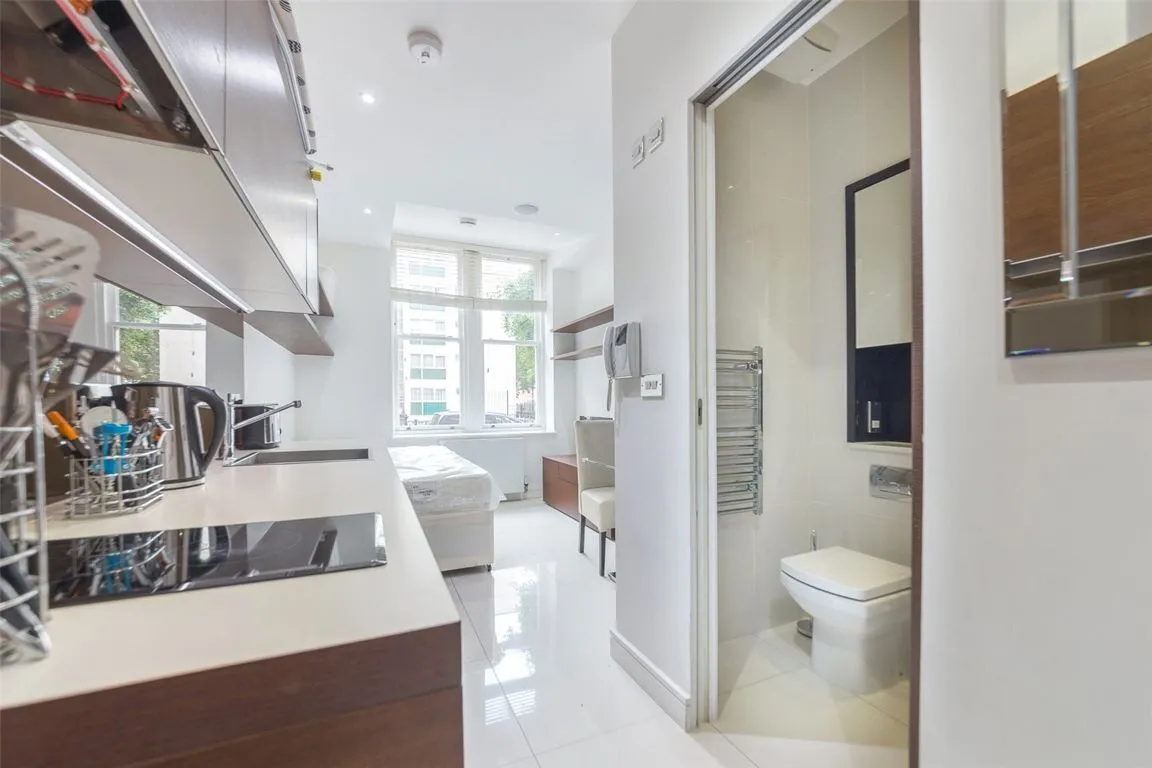 Albany House, London, photo 3