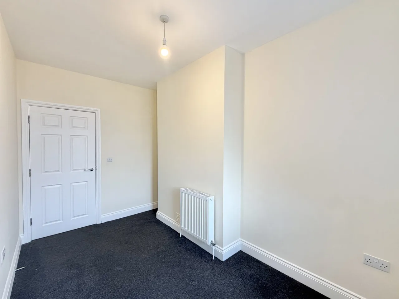 High Street, Rushden, NN10, photo 12