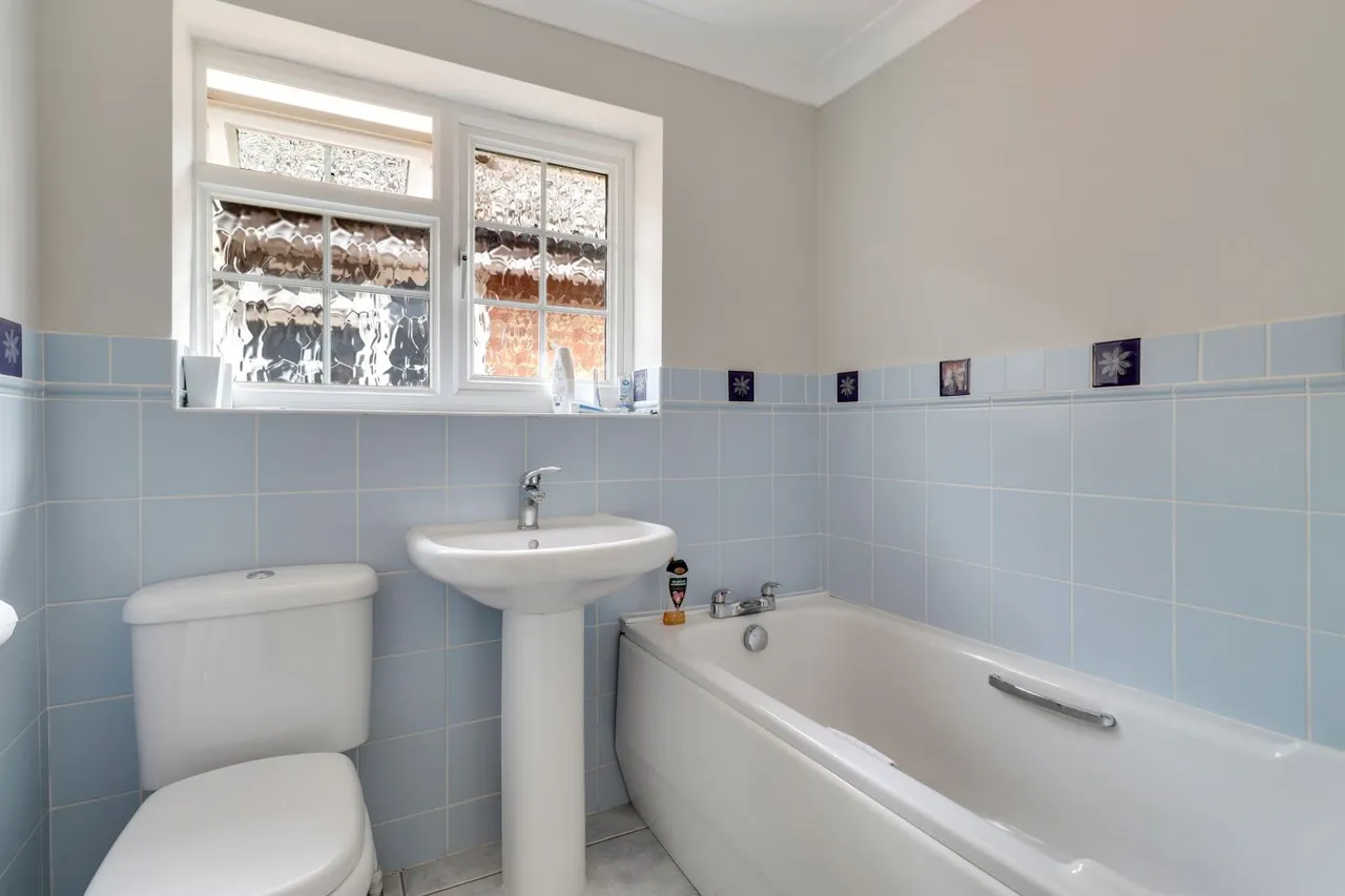 Sutherland Avenue, Biggin Hill, TN16, photo 24