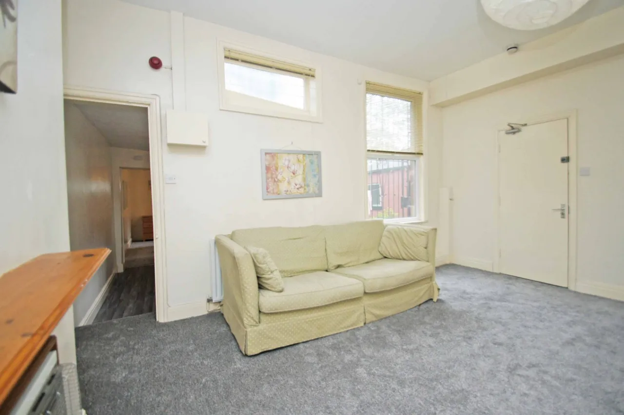 Moorland Road, Hyde Park, LS6, photo 16