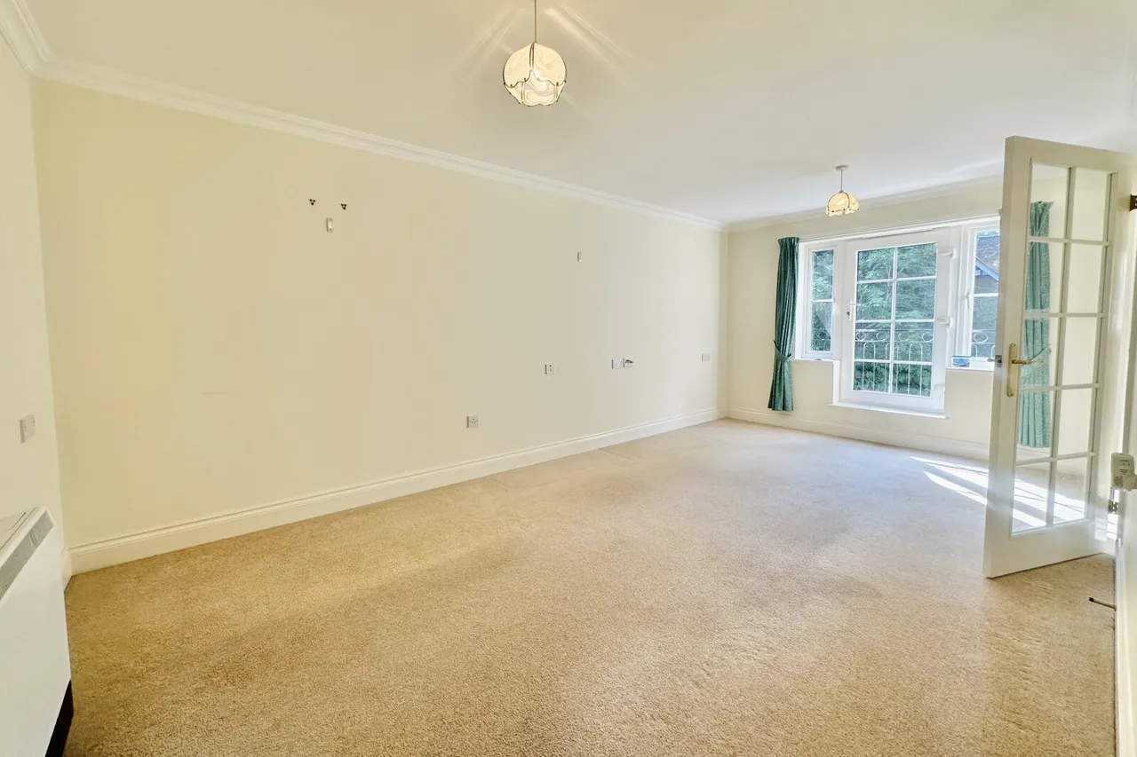 Branksomewood Road, Fleet, Hampshire, GU51 4JT, photo 3