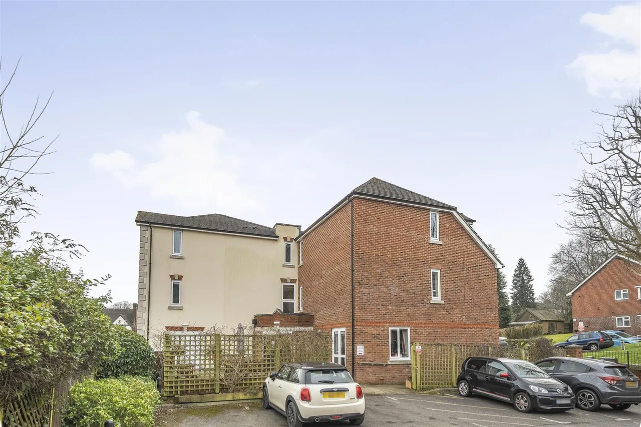Stafford Road, Caterham, CR3, photo 15