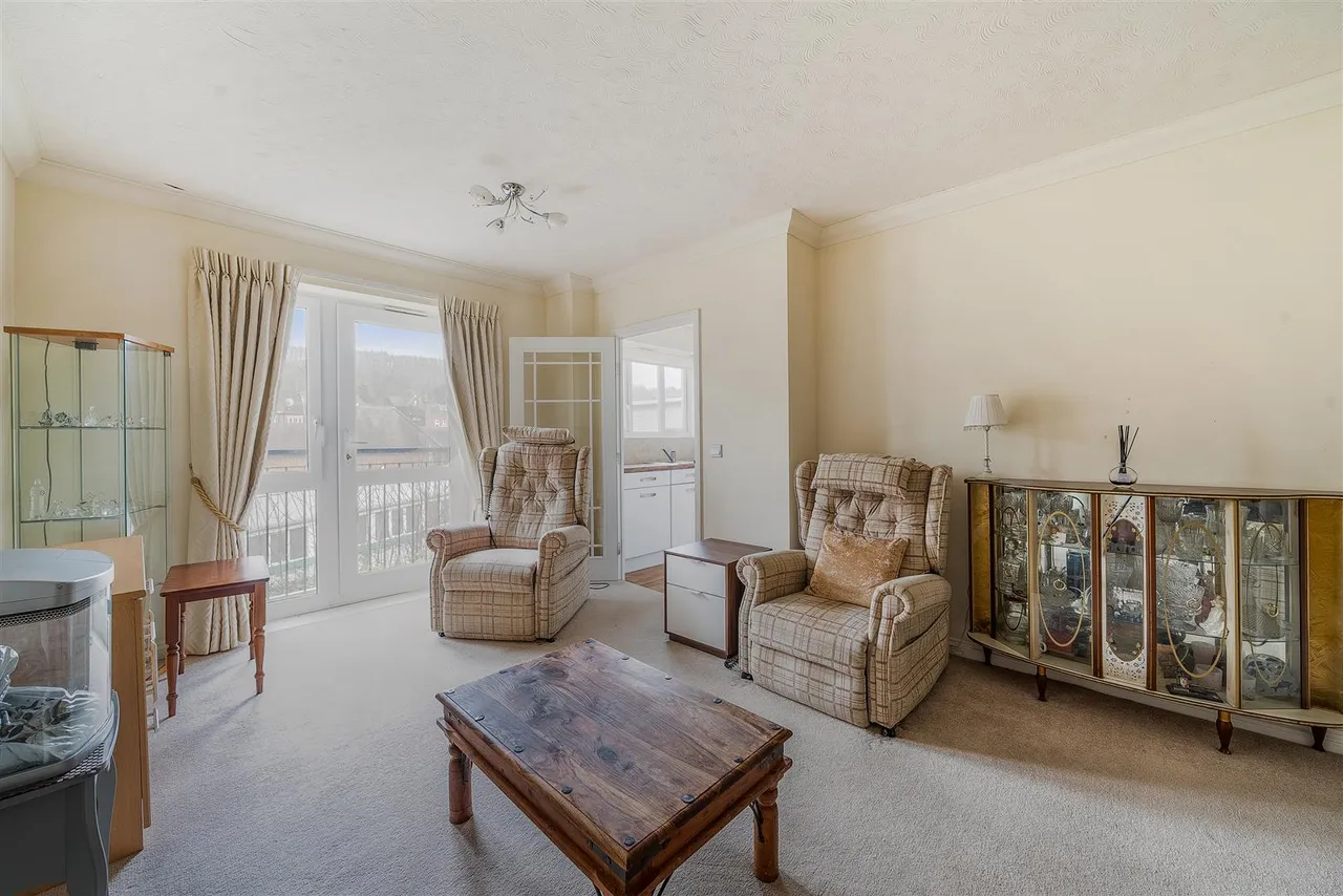 Stafford Road, Caterham, CR3, photo 5