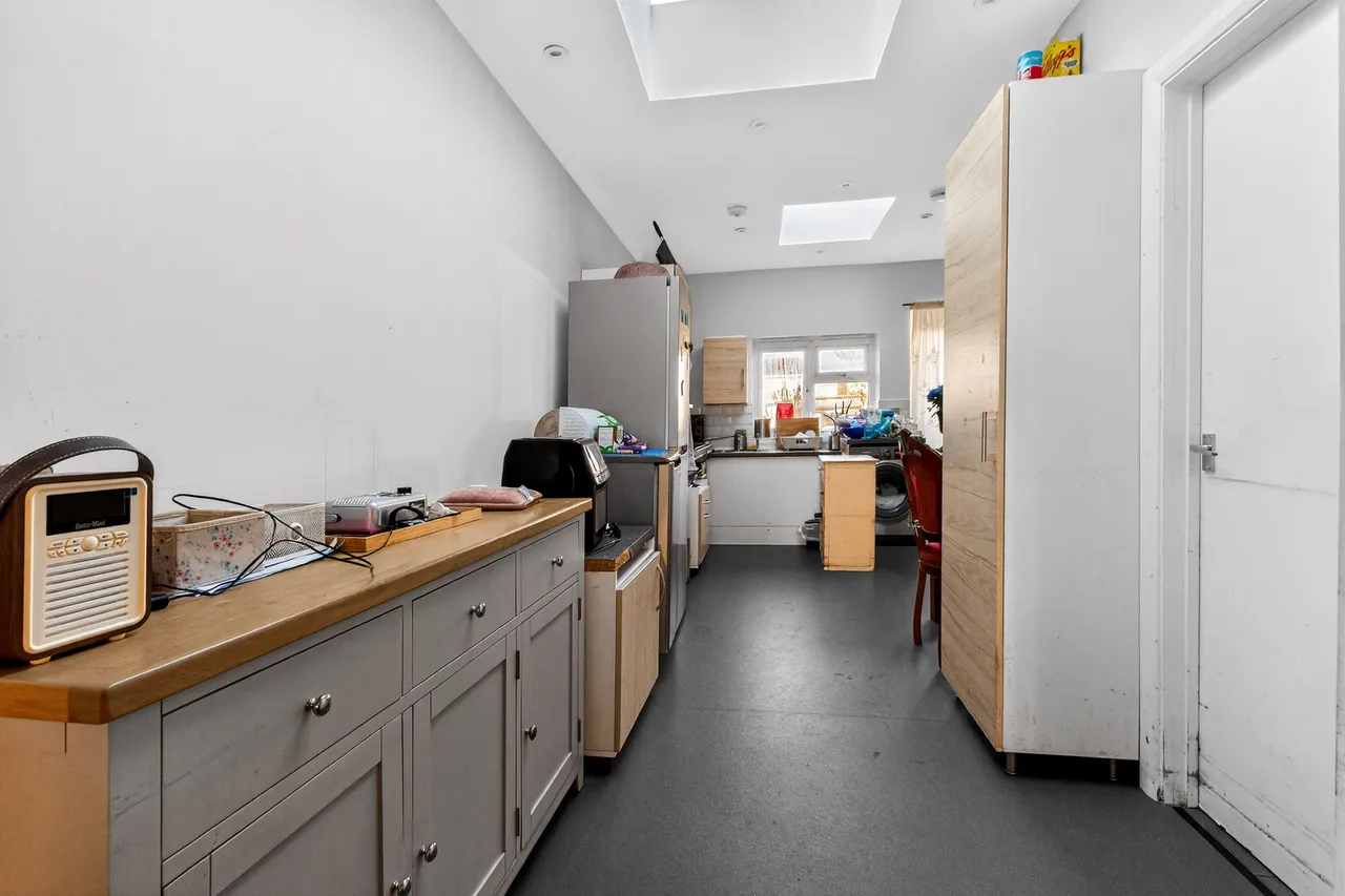 Bond Road, Mitcham, photo 5