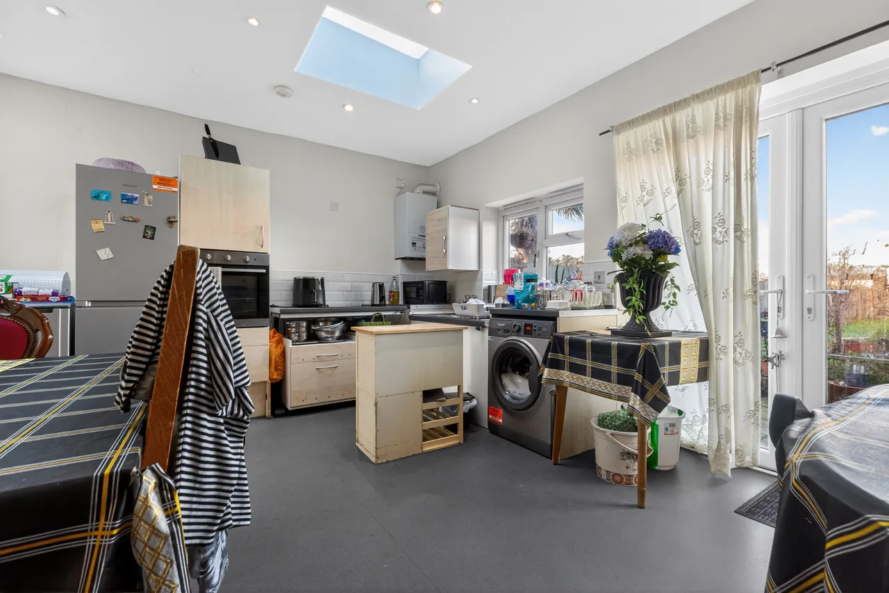Bond Road, Mitcham, photo 6