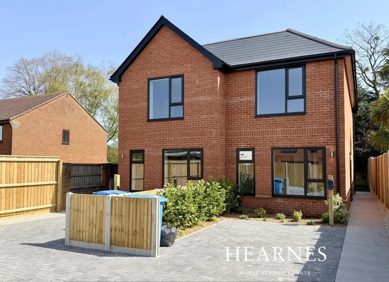2 bed house for sale, Brixey Road, BH12
