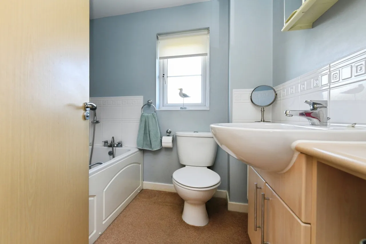 Havengore Close, Great Wakering, Southend-on-Sea, Essex, SS3, photo 15
