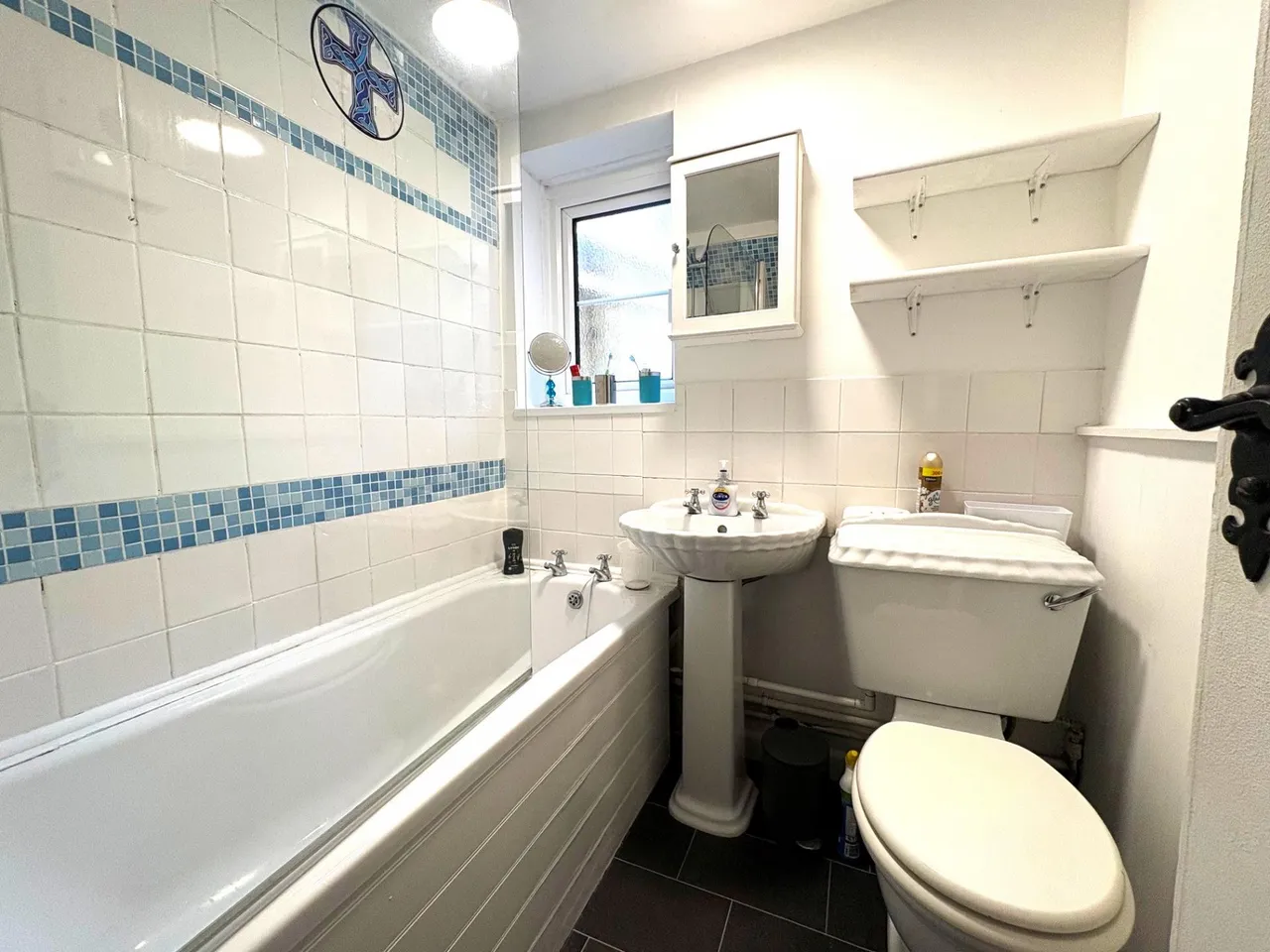 Three Crown Cottages, Whaddon, SP5, photo 6