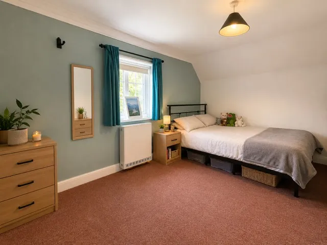 Three Crown Cottages, Whaddon, SP5, photo 7