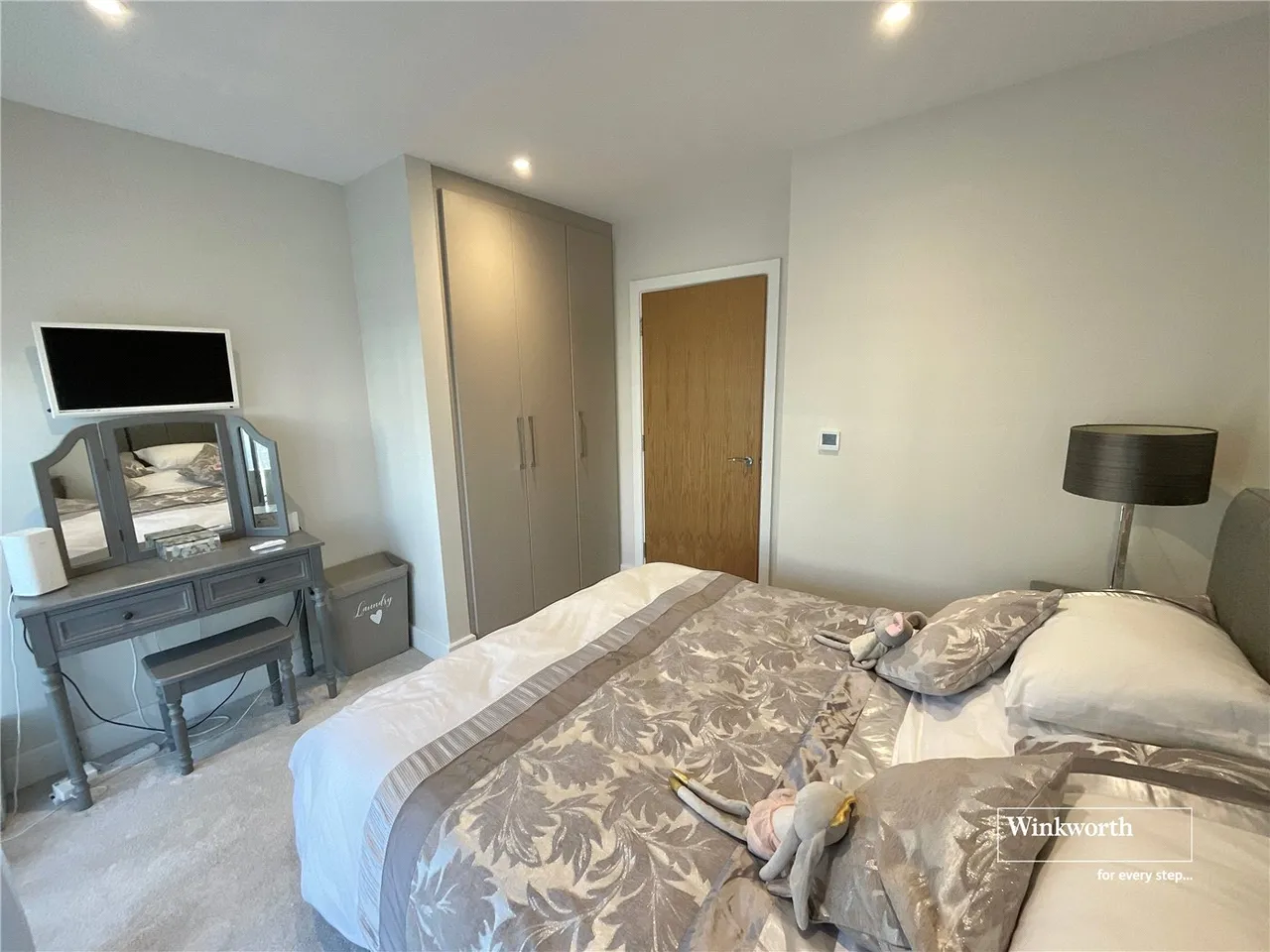 Needles Watch, 6 Wharncliffe Gardens, Highcliffe-On-Sea, Dorset, BH23, photo 8