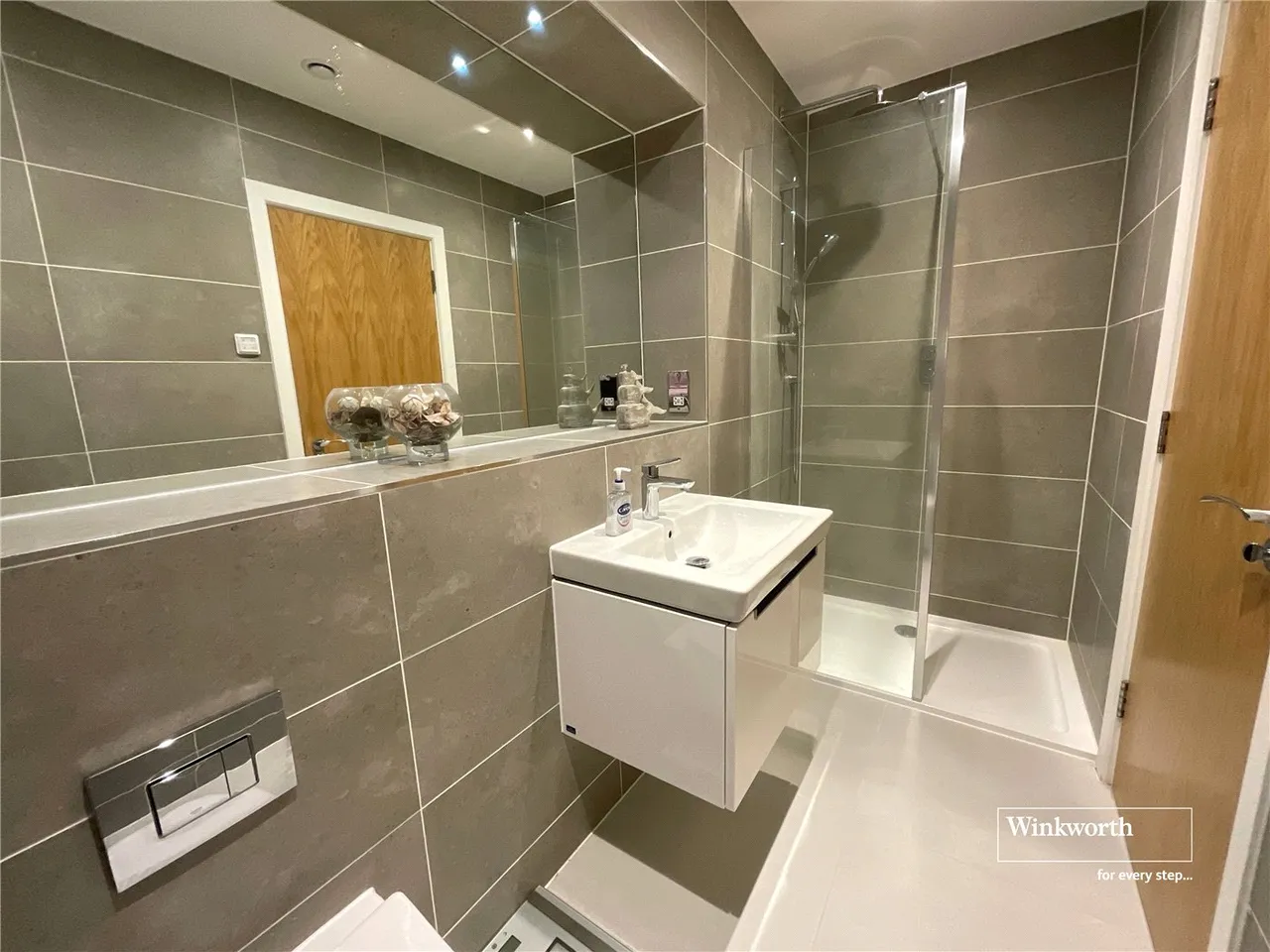 Needles Watch, 6 Wharncliffe Gardens, Highcliffe-On-Sea, Dorset, BH23, photo 10