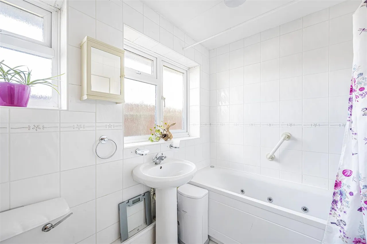 Southview Road, Peacehaven, photo 10