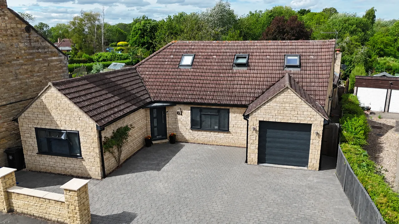 5 bed chalet for sale — Eastgate, DEEPING ST JAMES