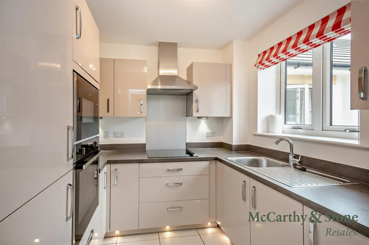 Railway Road, Ilkley, LS29, photo 7