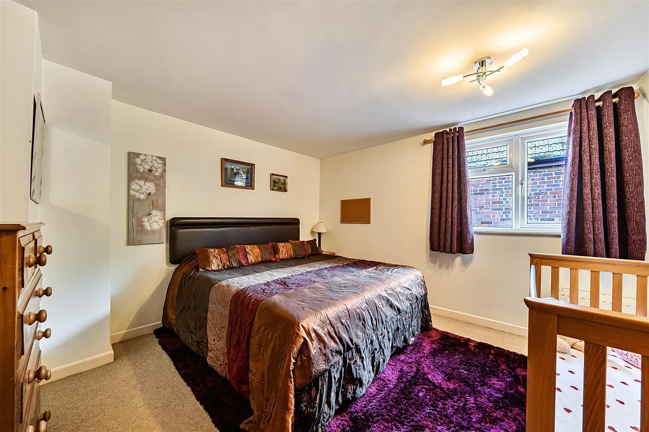 Warsash Road, Warsash, photo 16