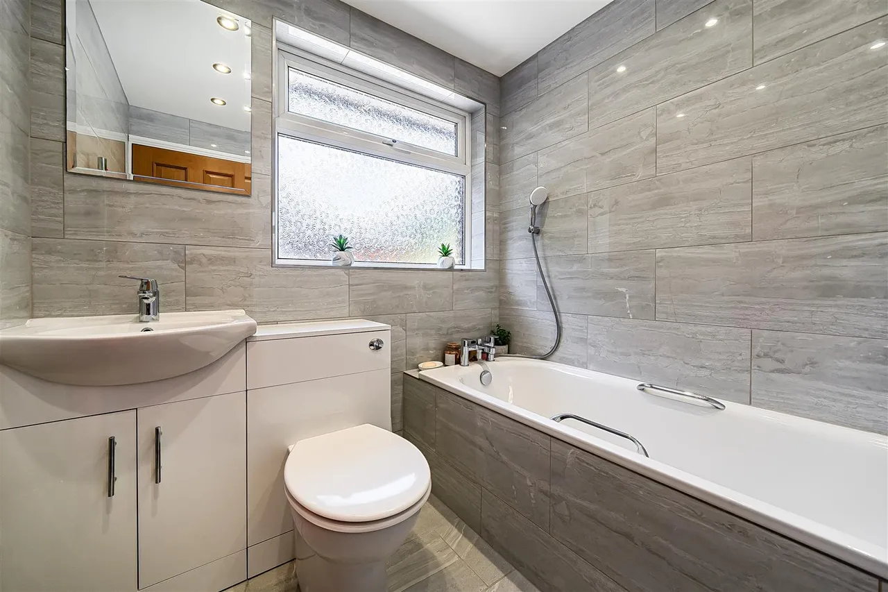 Warsash Road, Warsash, photo 17