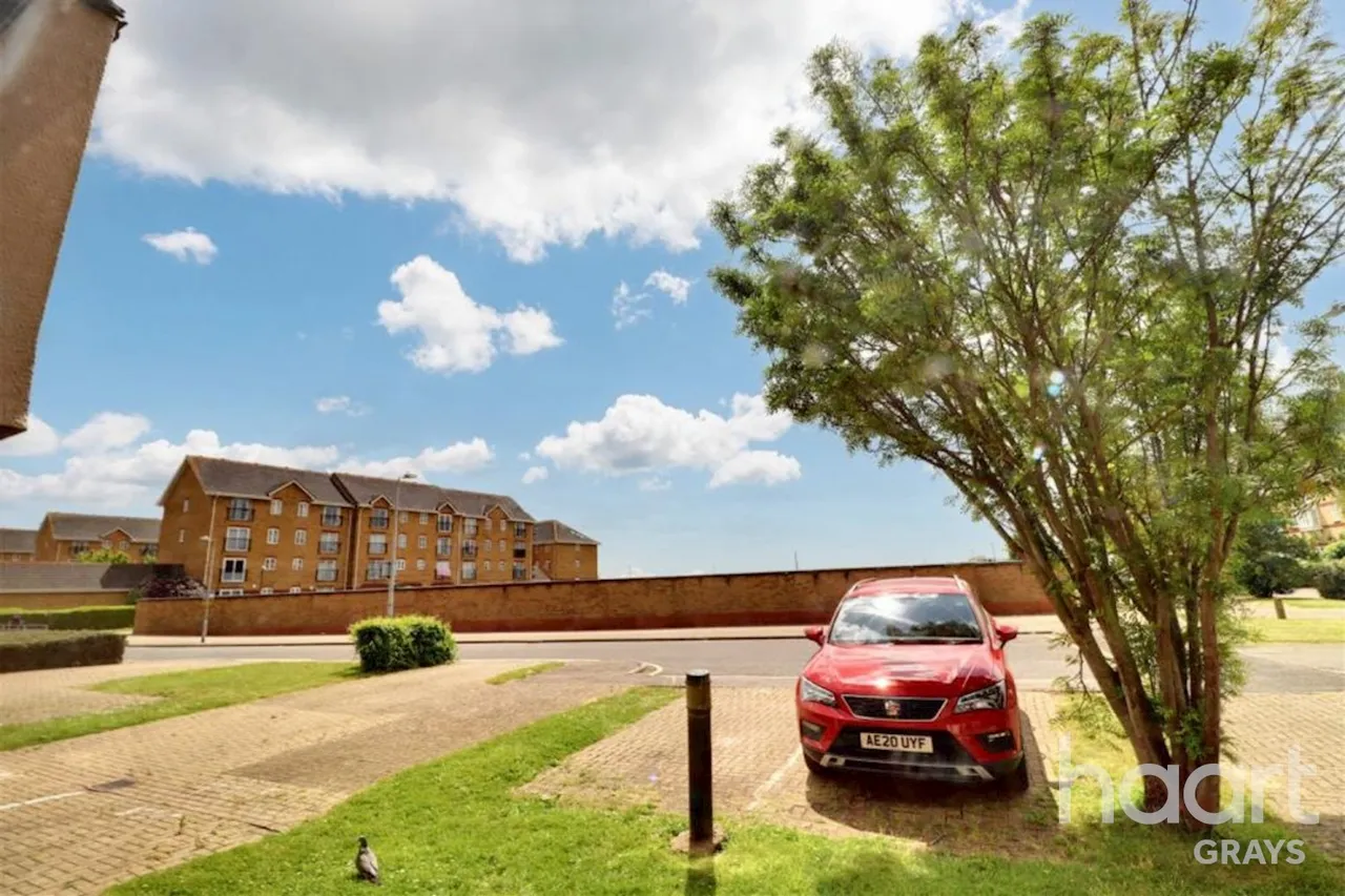 Chalk Court, RM17, photo 11