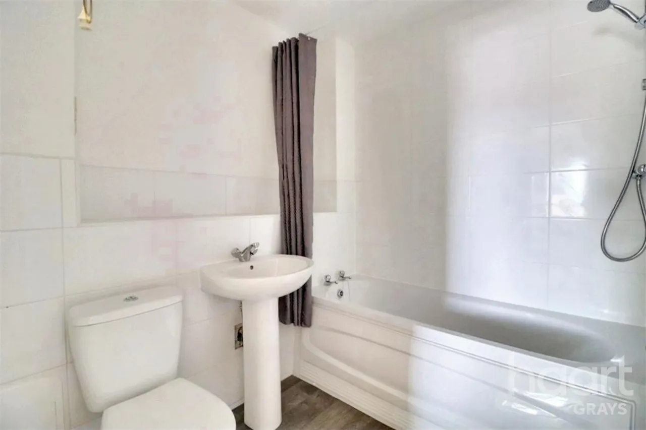 Chalk Court, RM17, photo 10