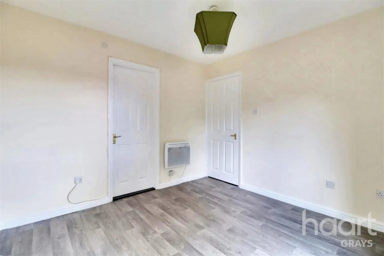 Chalk Court, RM17, photo 7