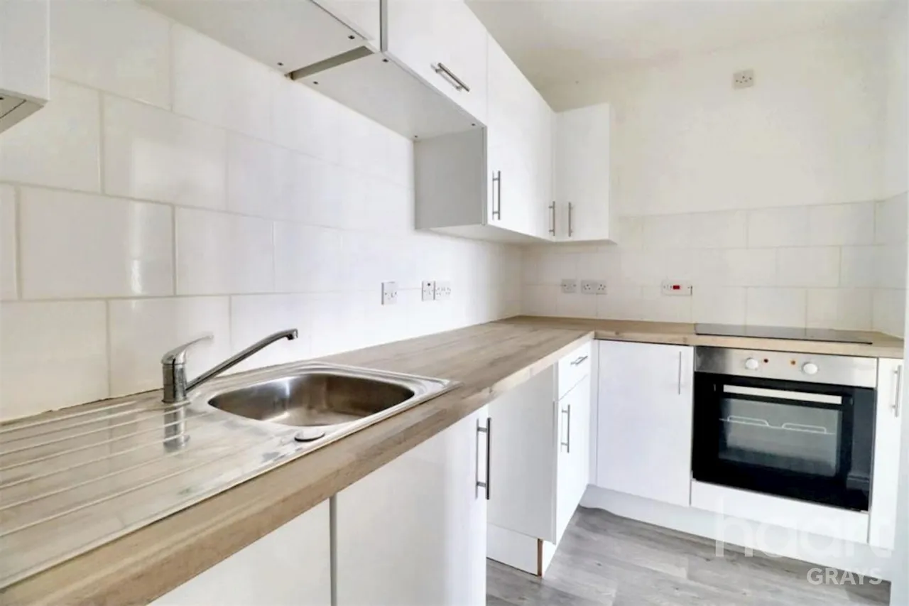 Chalk Court, RM17, photo 5