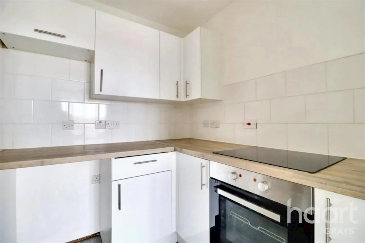 Chalk Court, RM17, photo 6