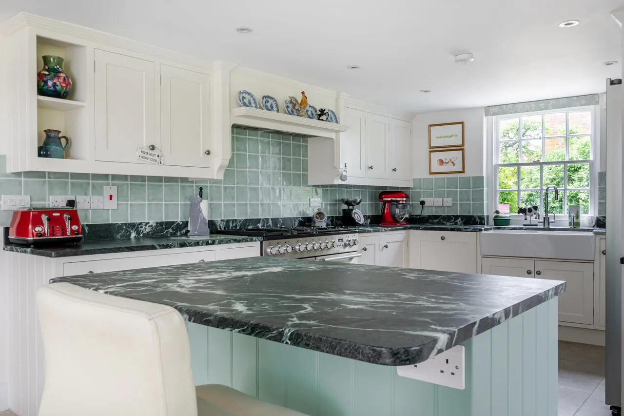 Longstreet, Pewsey, SN9, photo 3