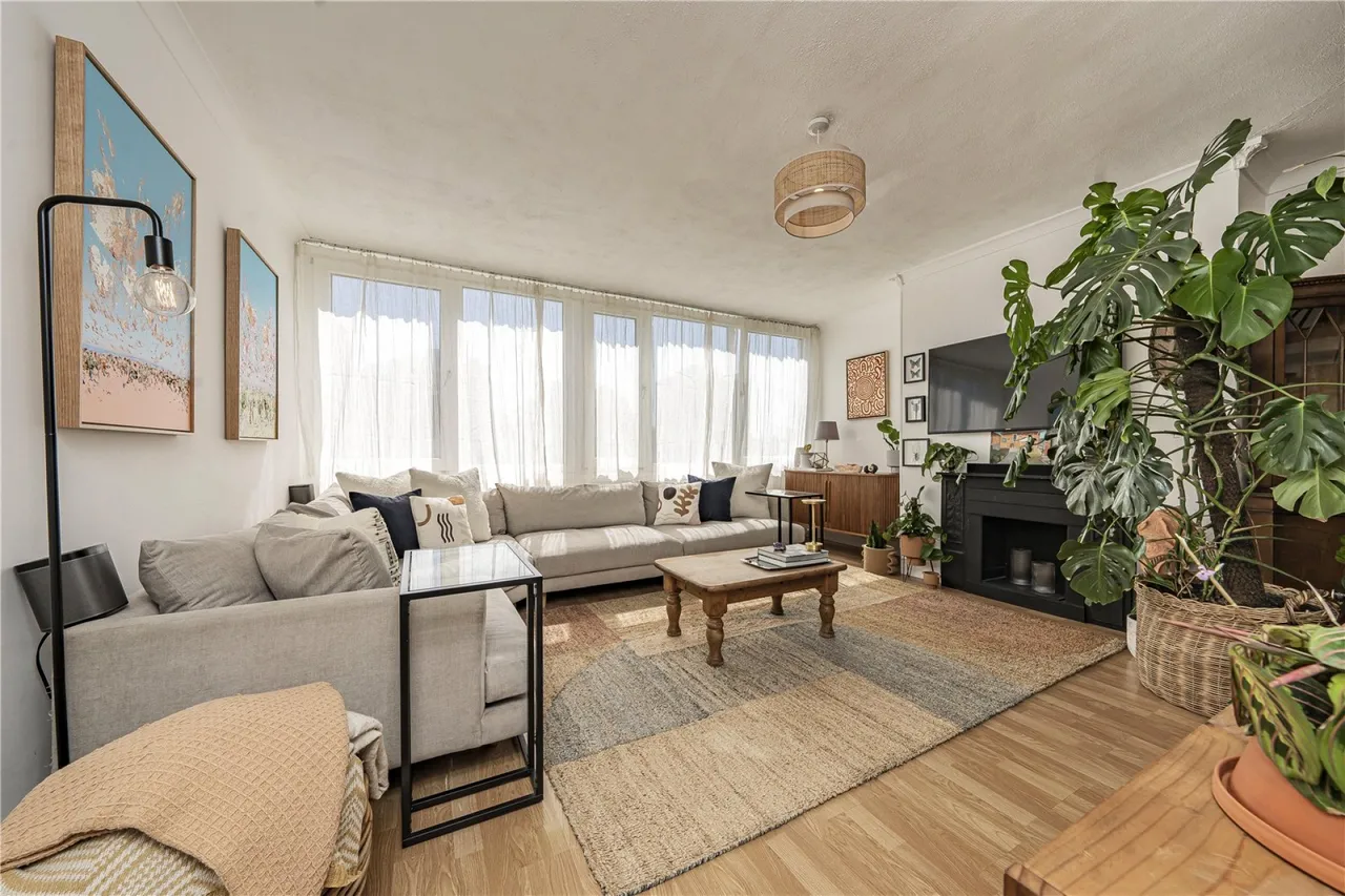 3 bed flat for sale, Sherfield Gardens, Putney