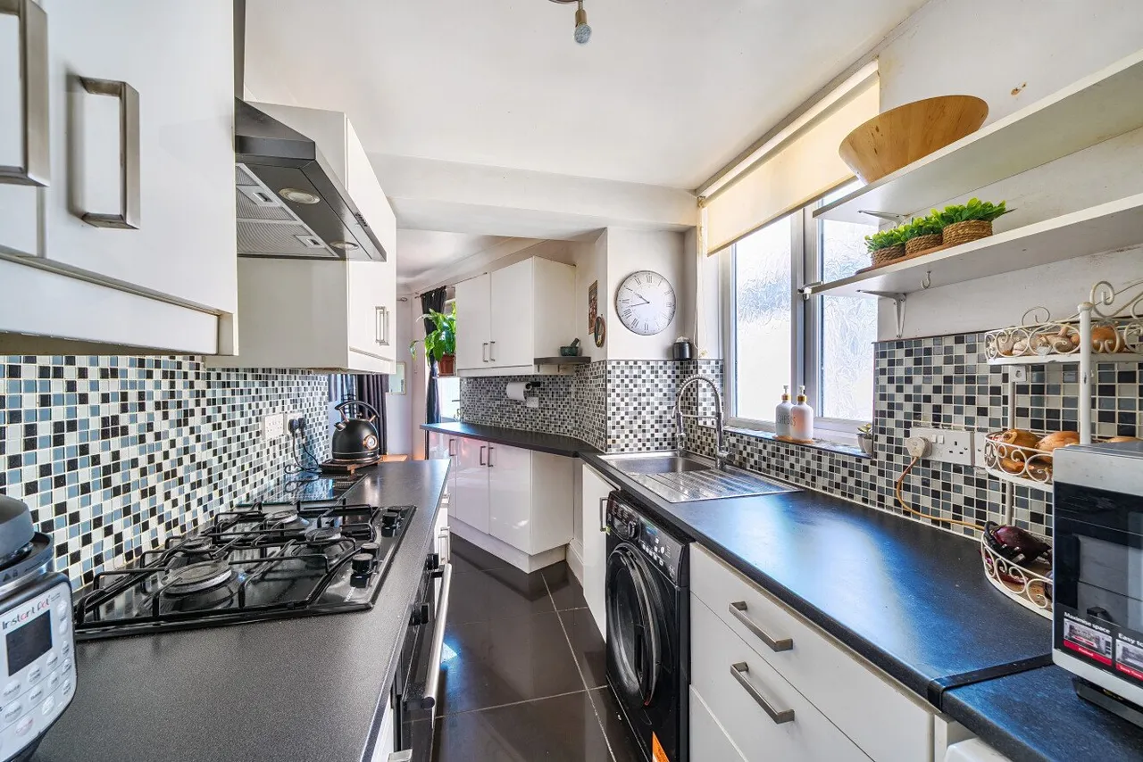 Constance Crescent, Hayes, BR2, photo 6