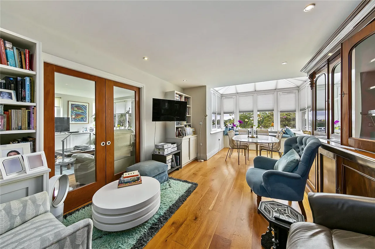 Strand Drive, TW9, photo 4