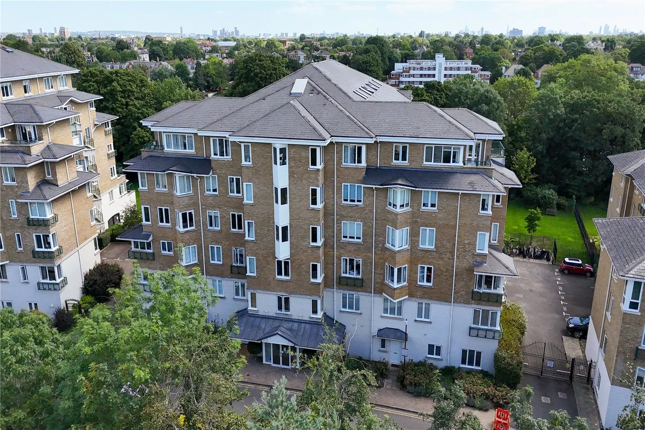 Strand Drive, TW9, photo 14