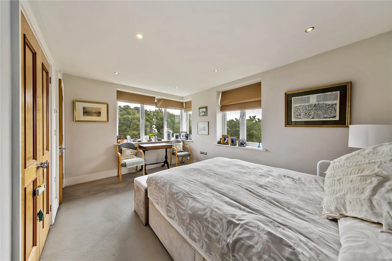 Strand Drive, TW9, photo 9