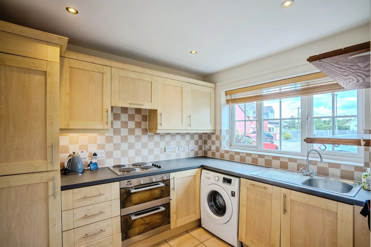 Eastfield, Eardisley, HR3, photo 2
