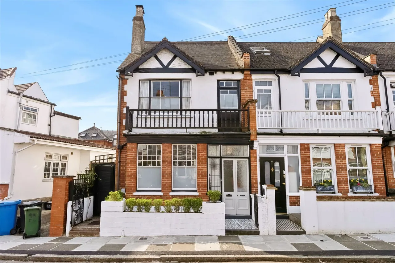 2 bed house for sale — Riverview Gardens, Twickenham, TW1 4RT