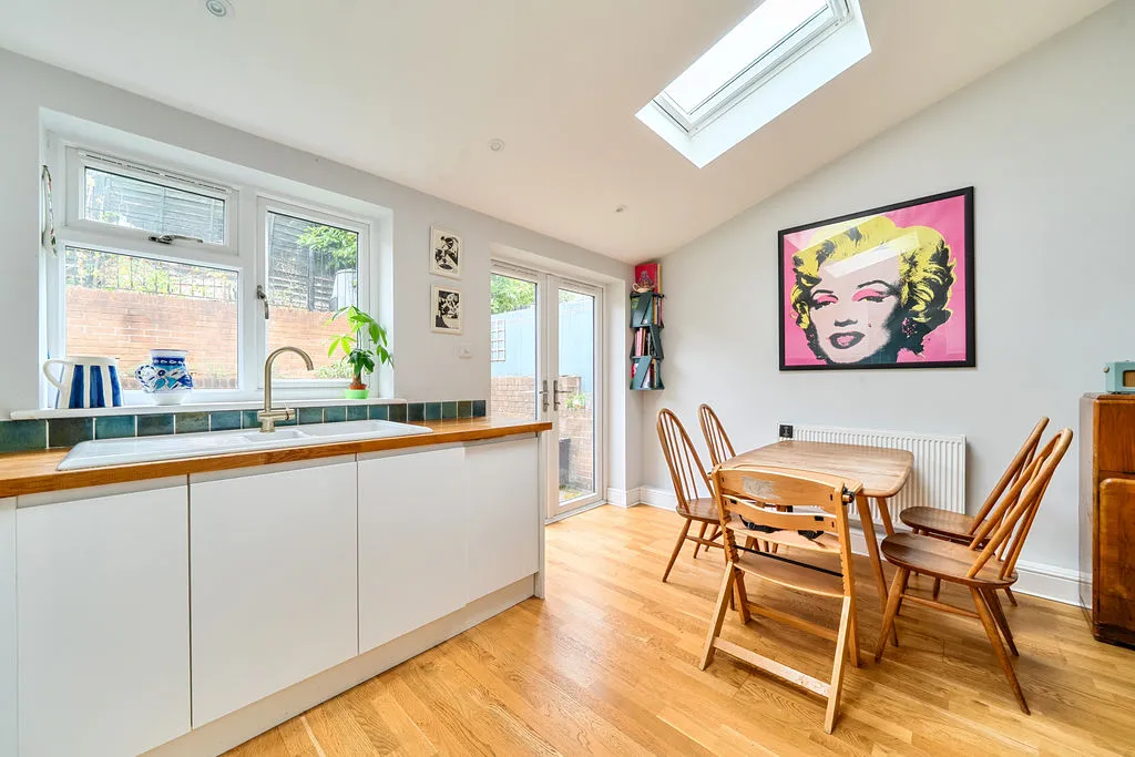 Beverley Close, Exeter, photo 6