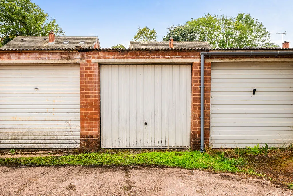 Beverley Close, Exeter, photo 28