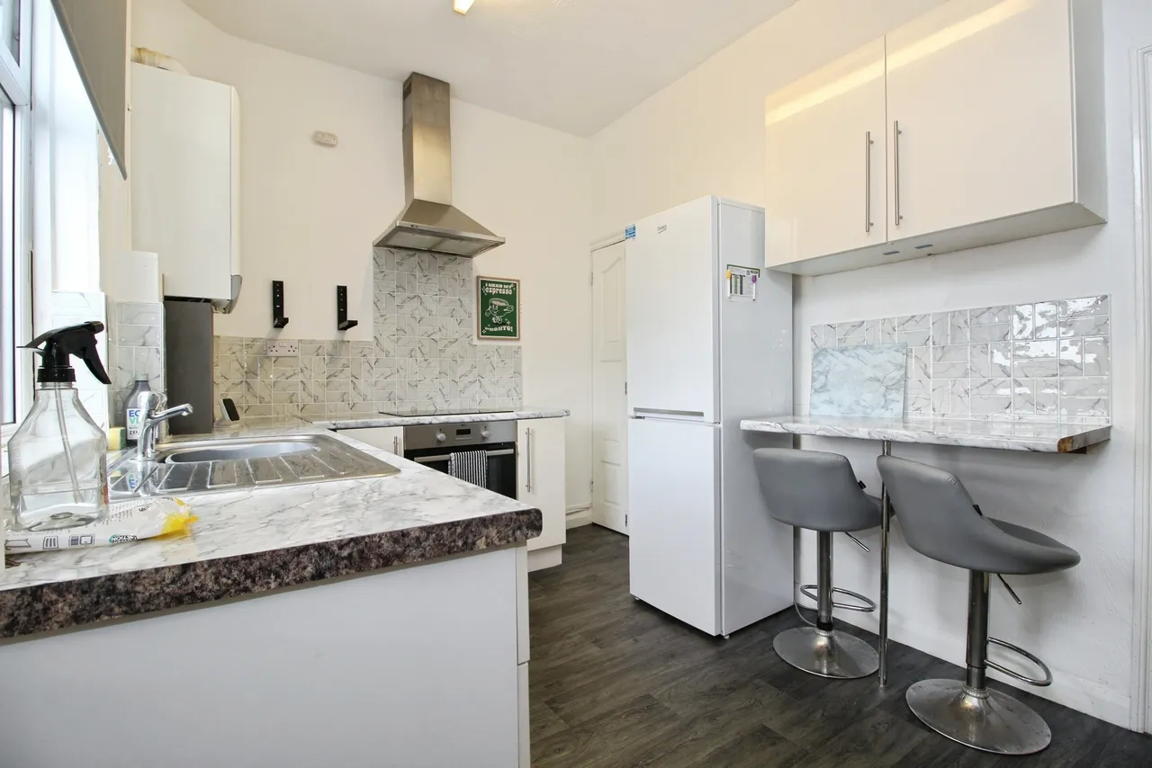 2 bed house for sale — Whitehall Street, Wakefield
