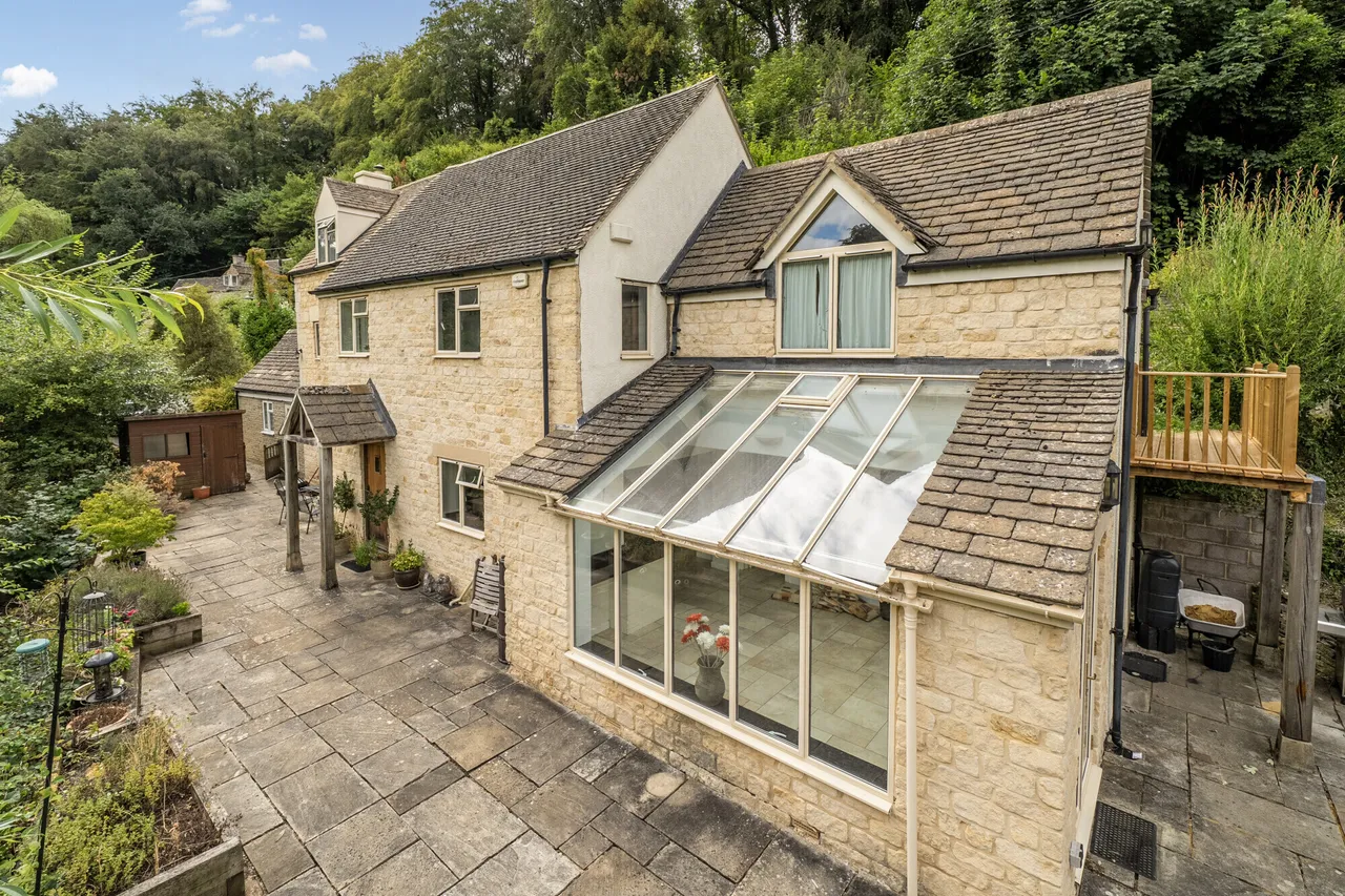 6 bed house for sale — Hartley Bridge, Horsley, GL6