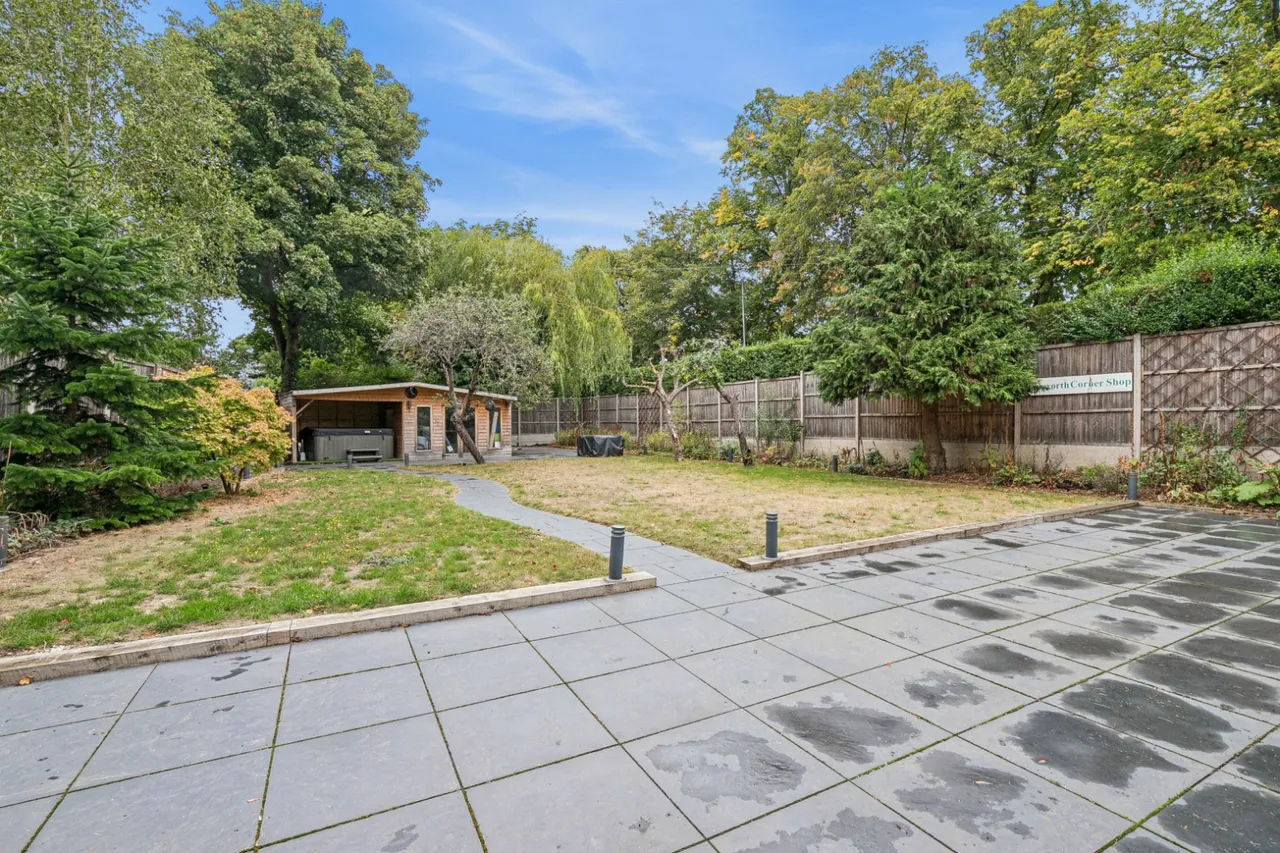 Baldock Road, SG6, photo 3
