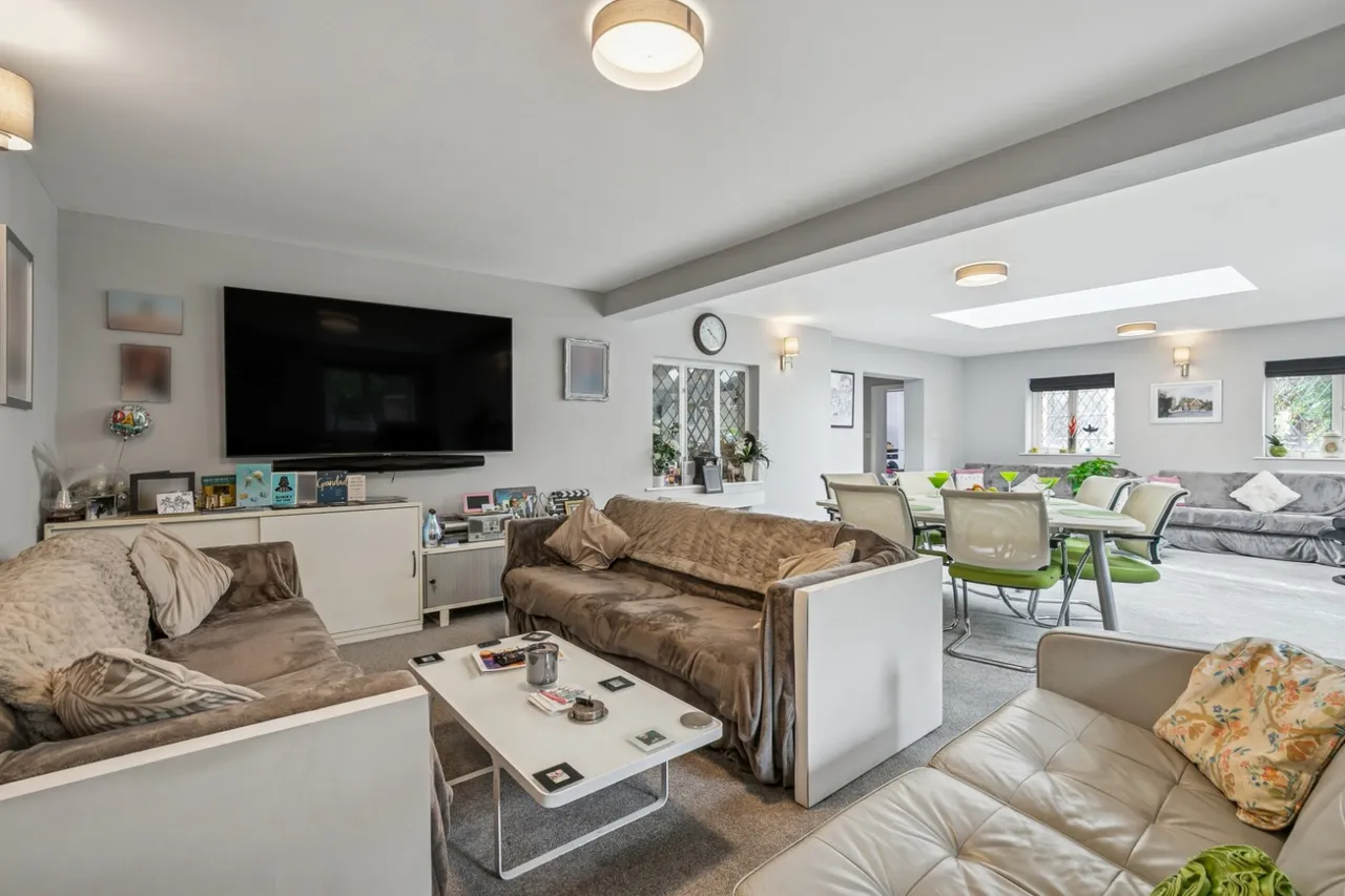 Baldock Road, SG6, photo 4