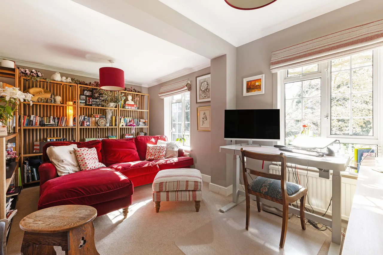 Stoatley Rise, Haslemere, GU27, photo 4