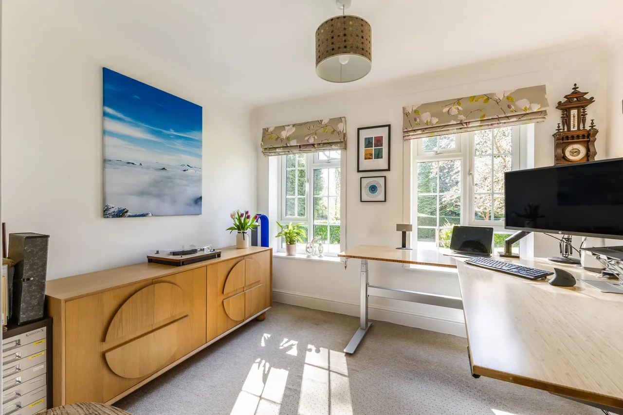 Stoatley Rise, Haslemere, GU27, photo 10