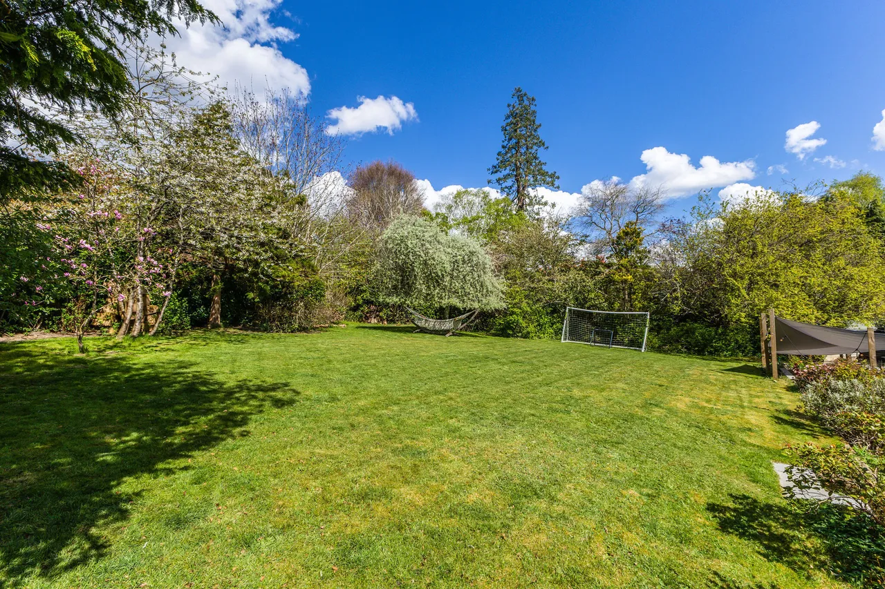 Stoatley Rise, Haslemere, GU27, photo 18