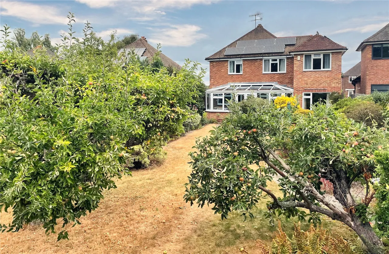 Heathcote Drive, East Grinstead, RH19, photo 7