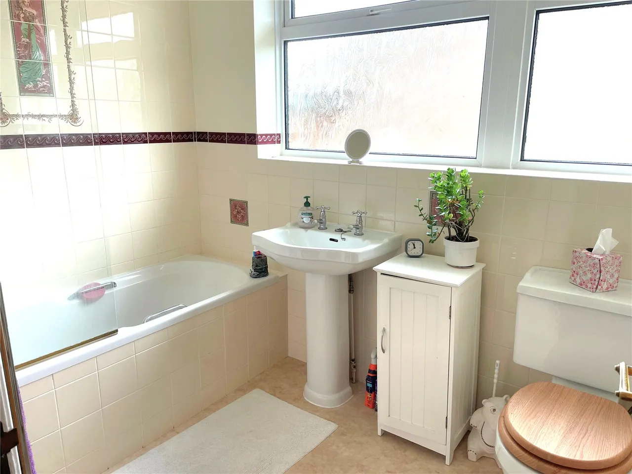 Heathcote Drive, East Grinstead, RH19, photo 8