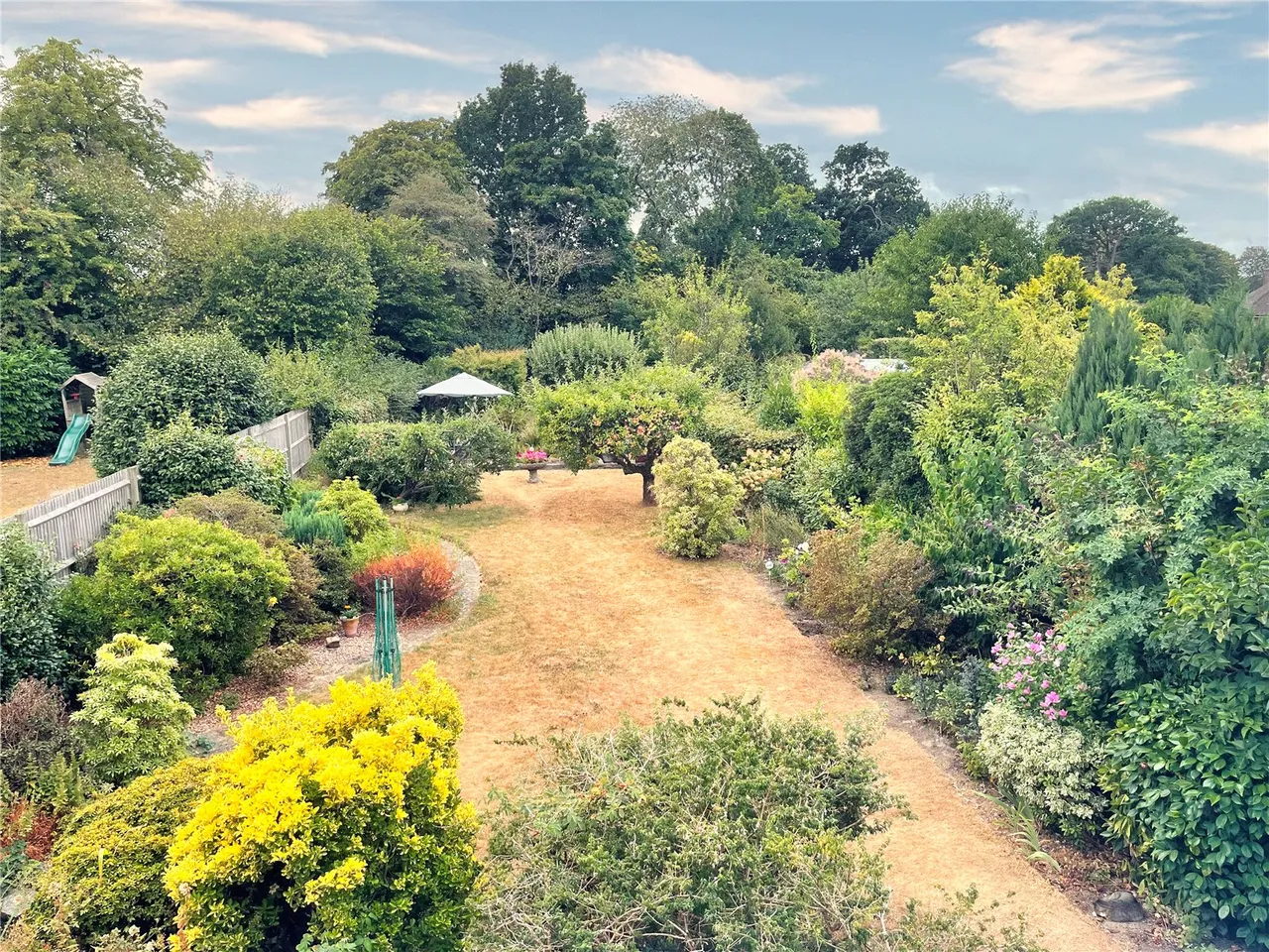 Heathcote Drive, East Grinstead, RH19, photo 2