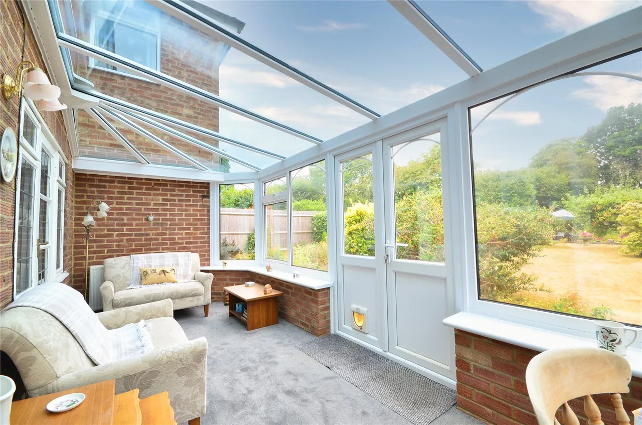 Heathcote Drive, East Grinstead, RH19, photo 5